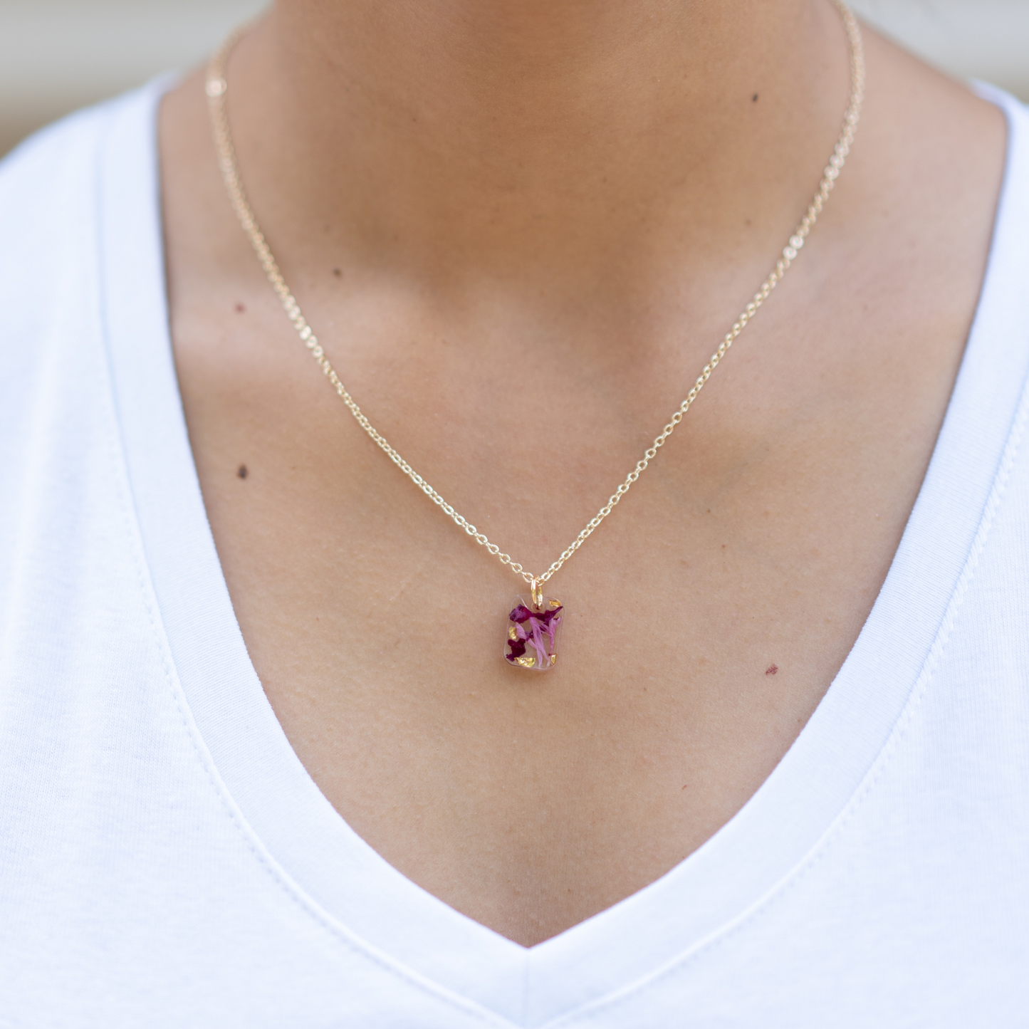 The Roseus Flower Necklace