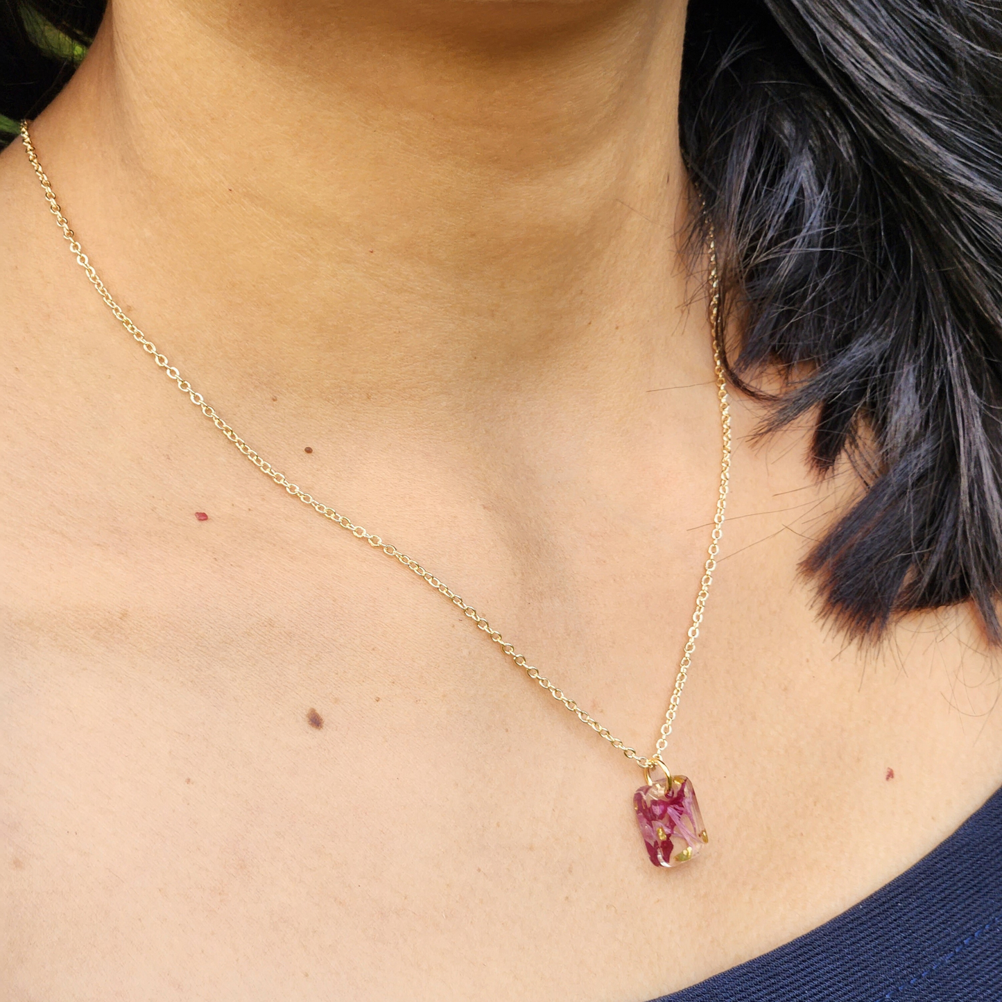 The Roseus Flower Necklace